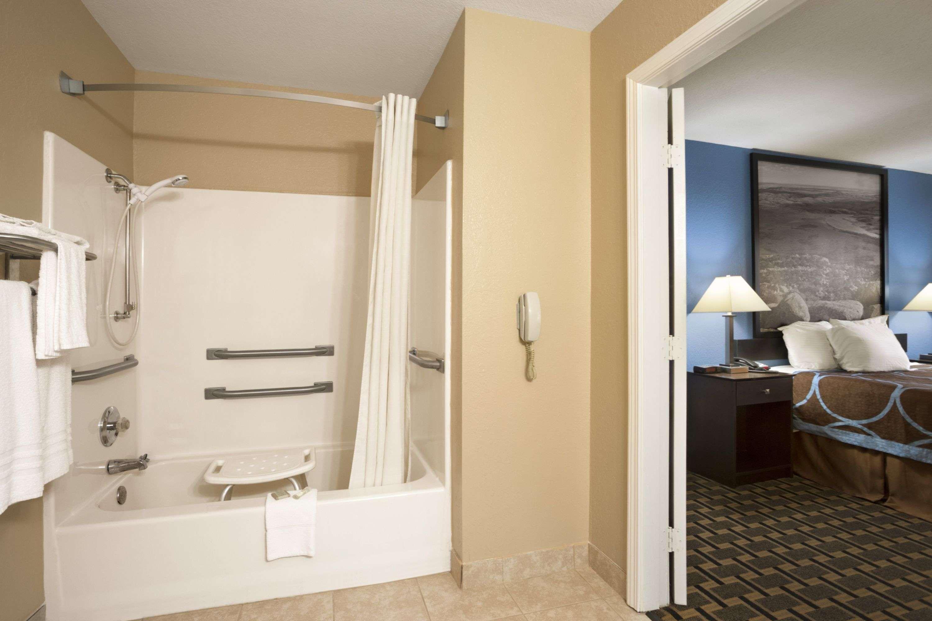 Super 8 By Wyndham Henryetta Motel Екстериор снимка