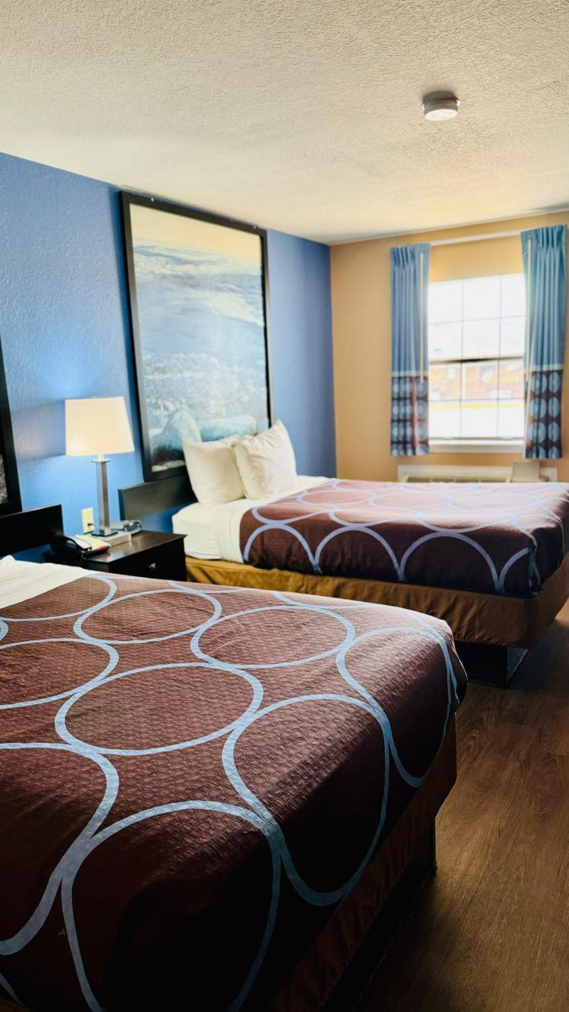 Super 8 By Wyndham Henryetta Motel Екстериор снимка